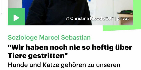 Portrait von Marcel Sebastian, beim Radio-Interview