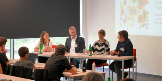 Das Bild zeigt Jana Rückert-John, Sebastian Lakner, Friederike Schmitz und Bernd Sommer auf einer Podiumsdiskussion während der Tagung "Transformationen der Mensch-Tier-Beziehungen"