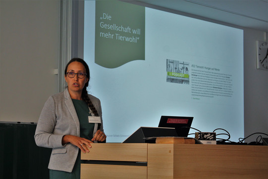 Nadja Neuner-Schatz Das Bild zeigt Nadja Neuner-Schatz während der Tagung "Transformationen der Mensch-Tier-Beziehungen"